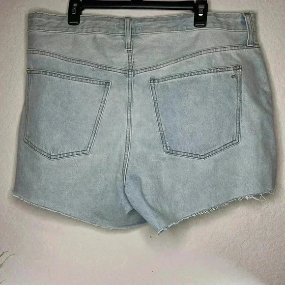 MADEWELL - MID RISE , RELAXED
DENIM SHORTS SIZE 14W - Picture 11 of 13
